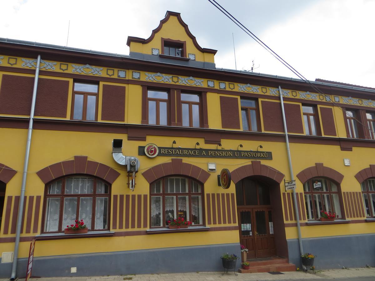 U Pastorku Hotel Racice  Екстериор снимка